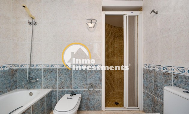 Resale - Apartment - Torrevieja - Acequion