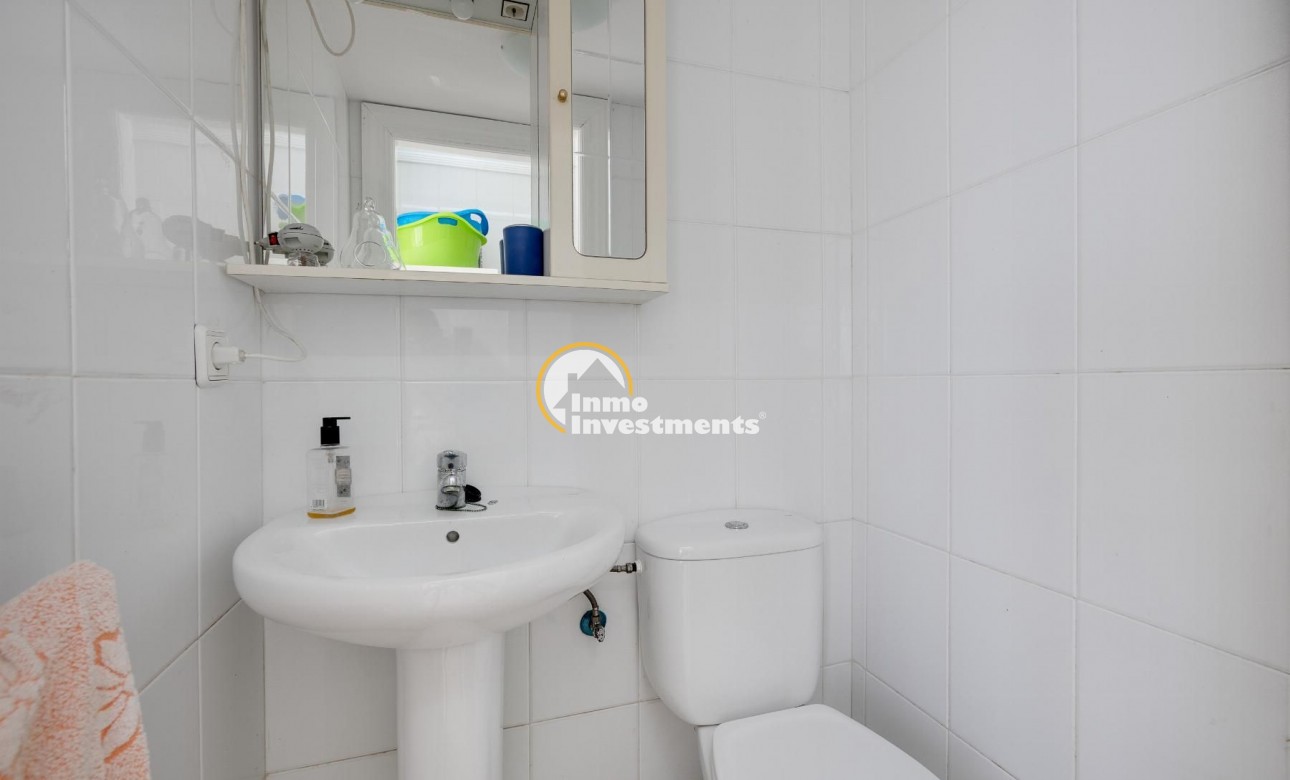 Resale - Apartment - Torrevieja - Acequion