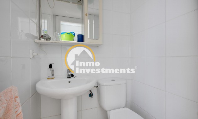 Resale - Apartment - Torrevieja - Acequion