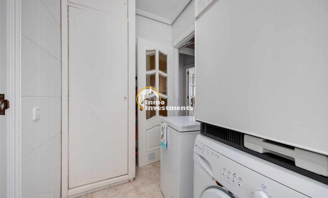 Resale - Apartment - Torrevieja - Acequion