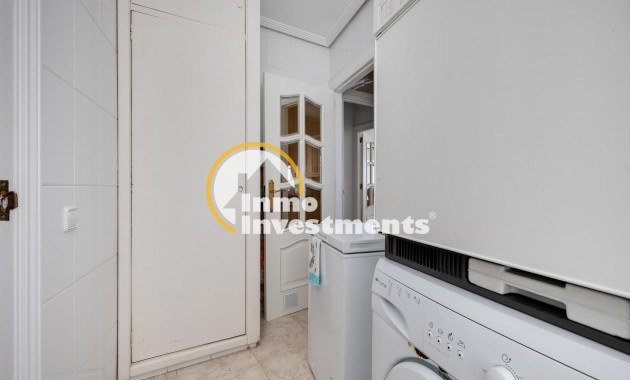 Resale - Apartment - Torrevieja - Acequion