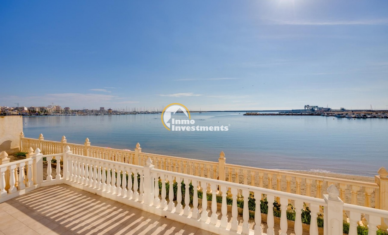 Resale - Apartment - Torrevieja - Acequion