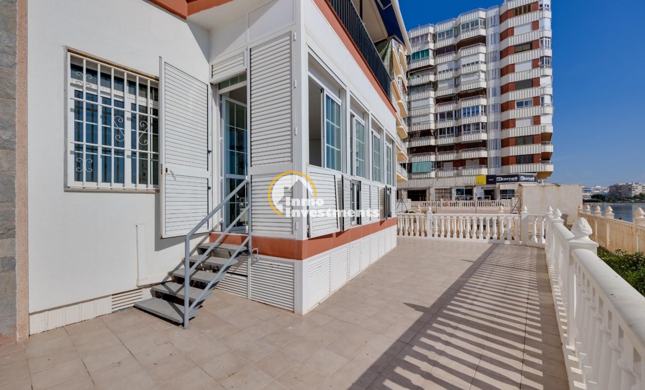 Resale - Apartment - Torrevieja - Acequion