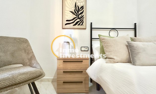 Resale - Apartment - Torrevieja - Playa del Cura