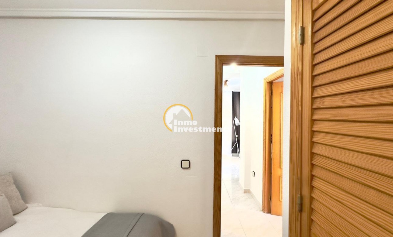 Resale - Apartment - Torrevieja - Playa del Cura