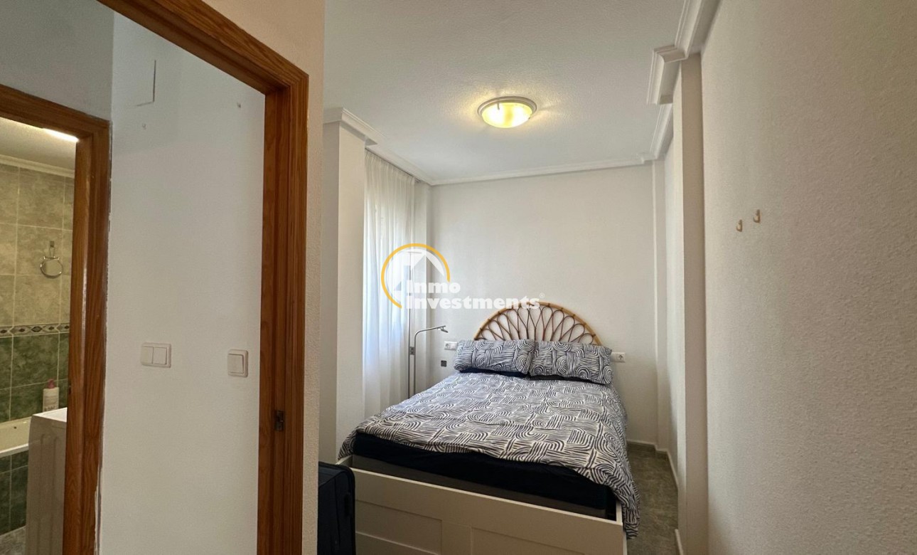 Resale - Apartment - Torrevieja - Estacion de autobuses