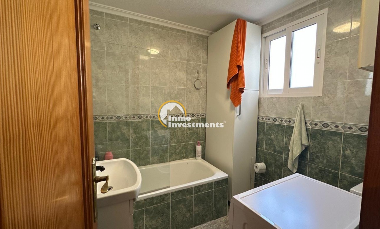 Resale - Apartment - Torrevieja - Estacion de autobuses