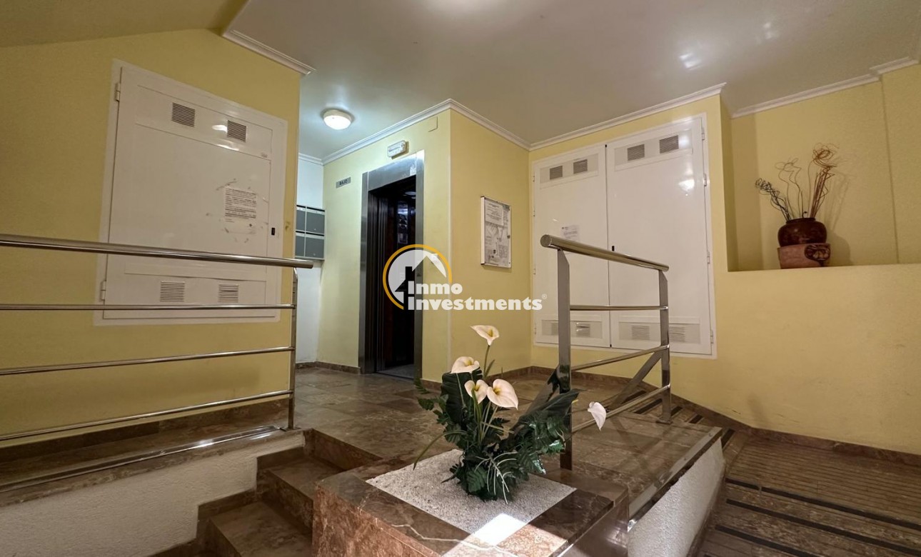 Resale - Apartment - Torrevieja - Estacion de autobuses