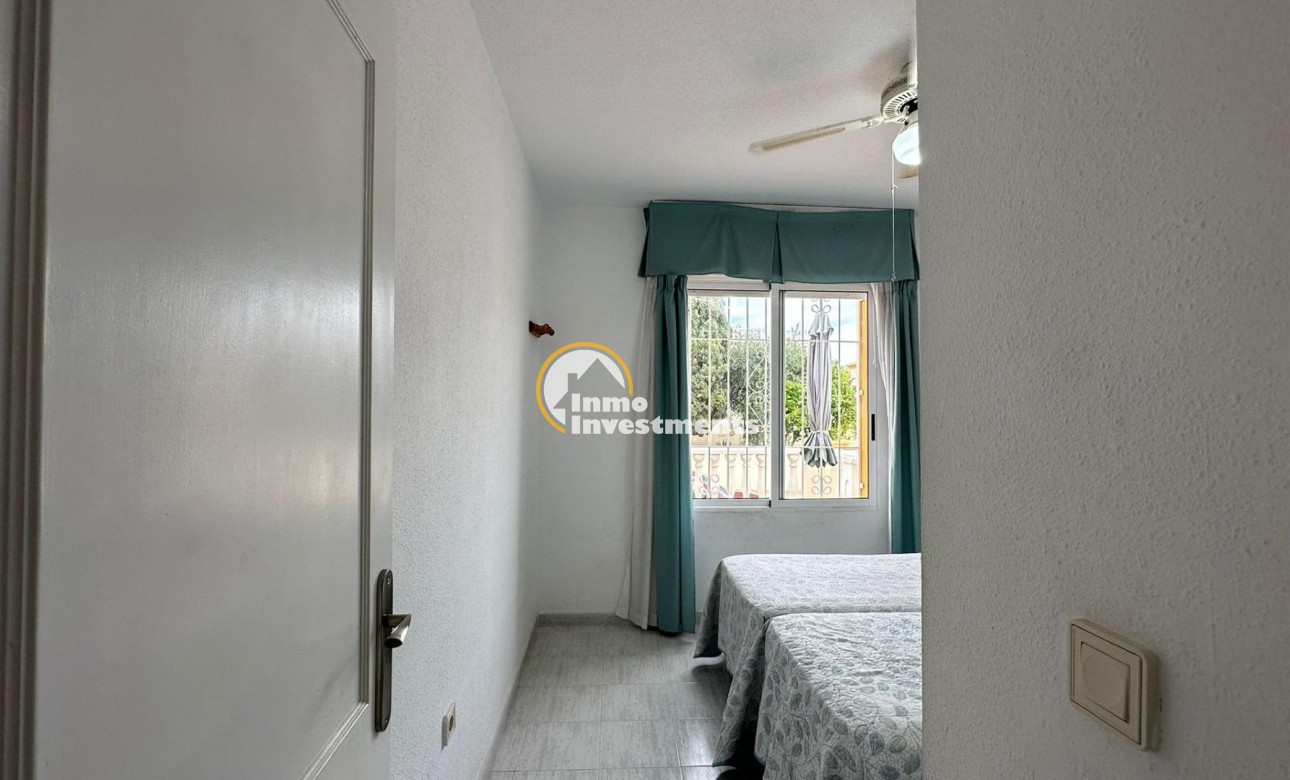 Resale - Bungalow - Orihuela Costa - Playa Flamenca