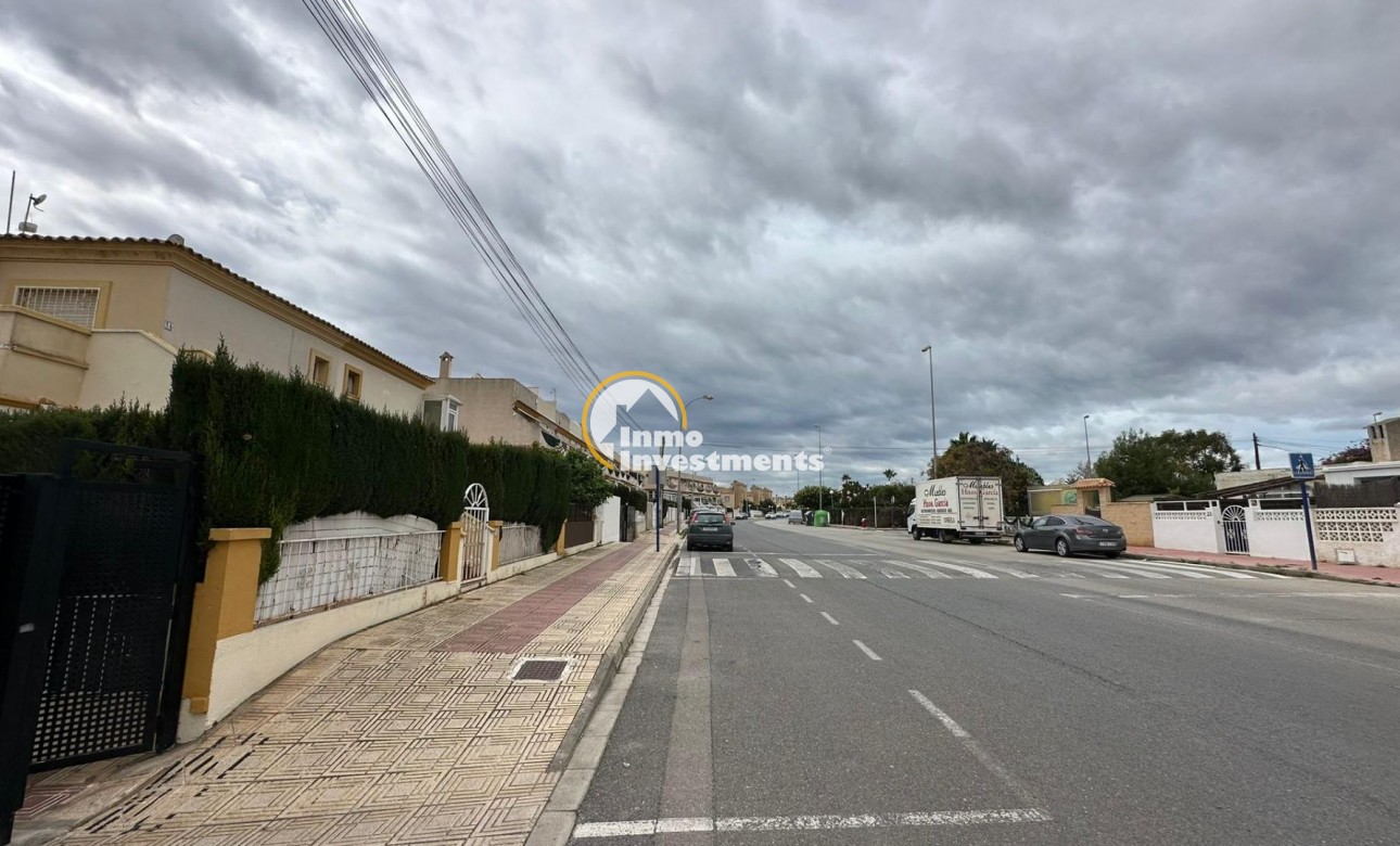 Resale - Bungalow - Orihuela Costa - Playa Flamenca