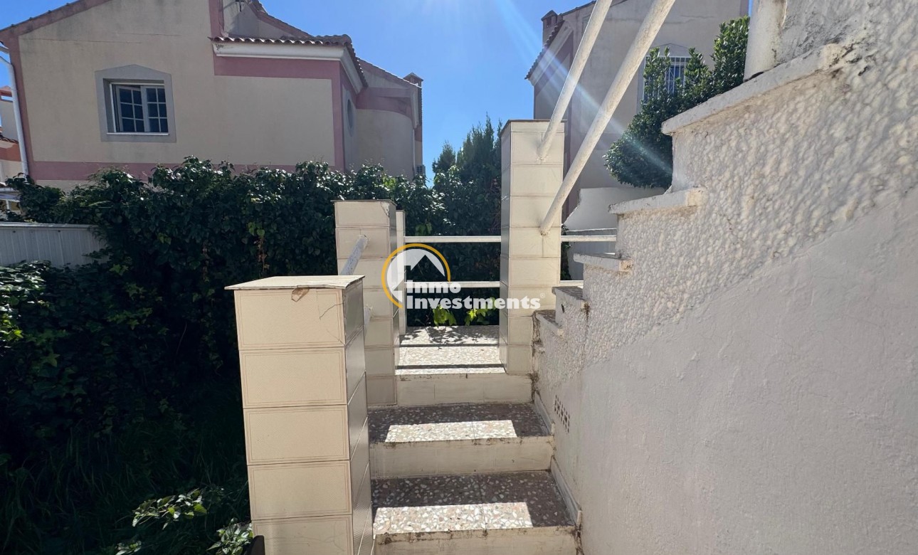 Reventa - Chalet independiente - Torrevieja - La Siesta