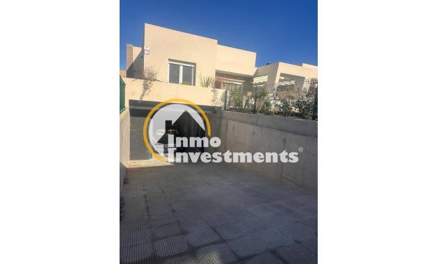 Resale - Villa - Algorfa