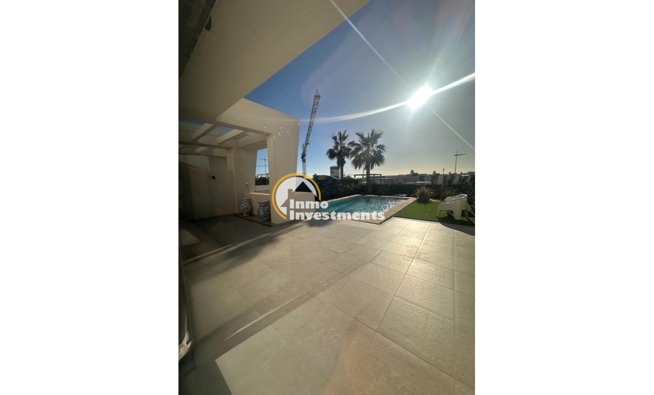 Resale - Villa - Algorfa