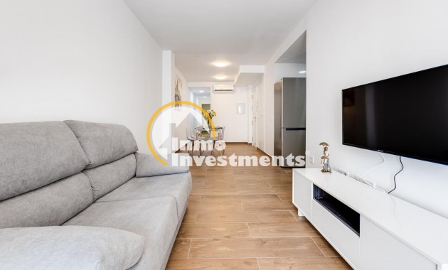 Resale - Apartment - Torrevieja - Estacion de autobuses