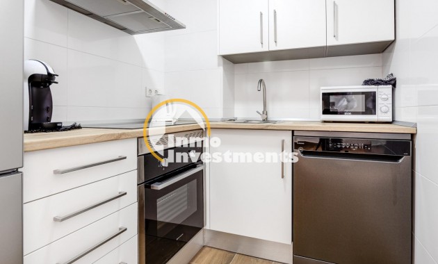 Resale - Apartment - Torrevieja - Estacion de autobuses