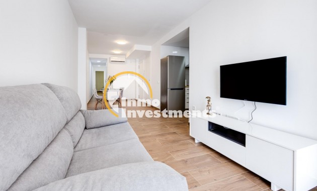 Resale - Apartment - Torrevieja - Estacion de autobuses