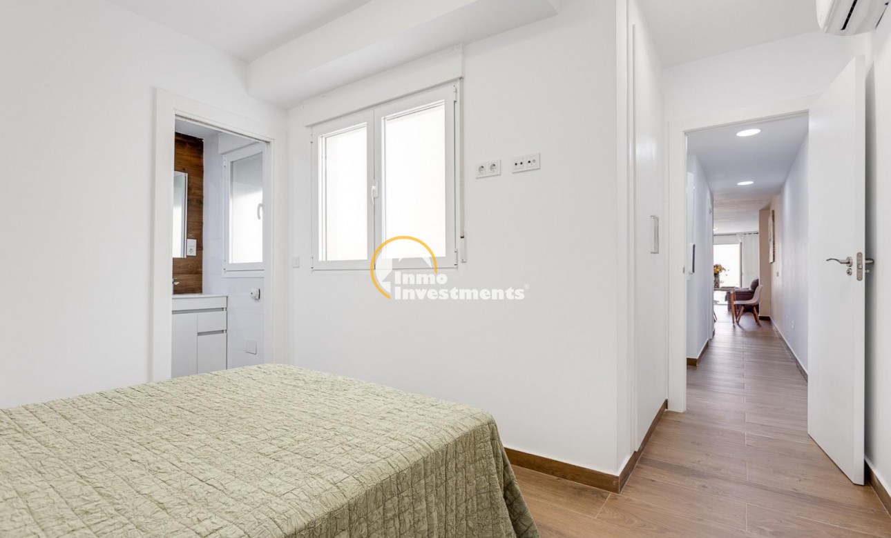 Resale - Apartment - Torrevieja - Estacion de autobuses