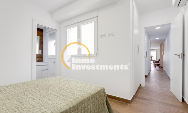 Resale - Apartment - Torrevieja - Estacion de autobuses