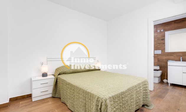 Resale - Apartment - Torrevieja - Estacion de autobuses