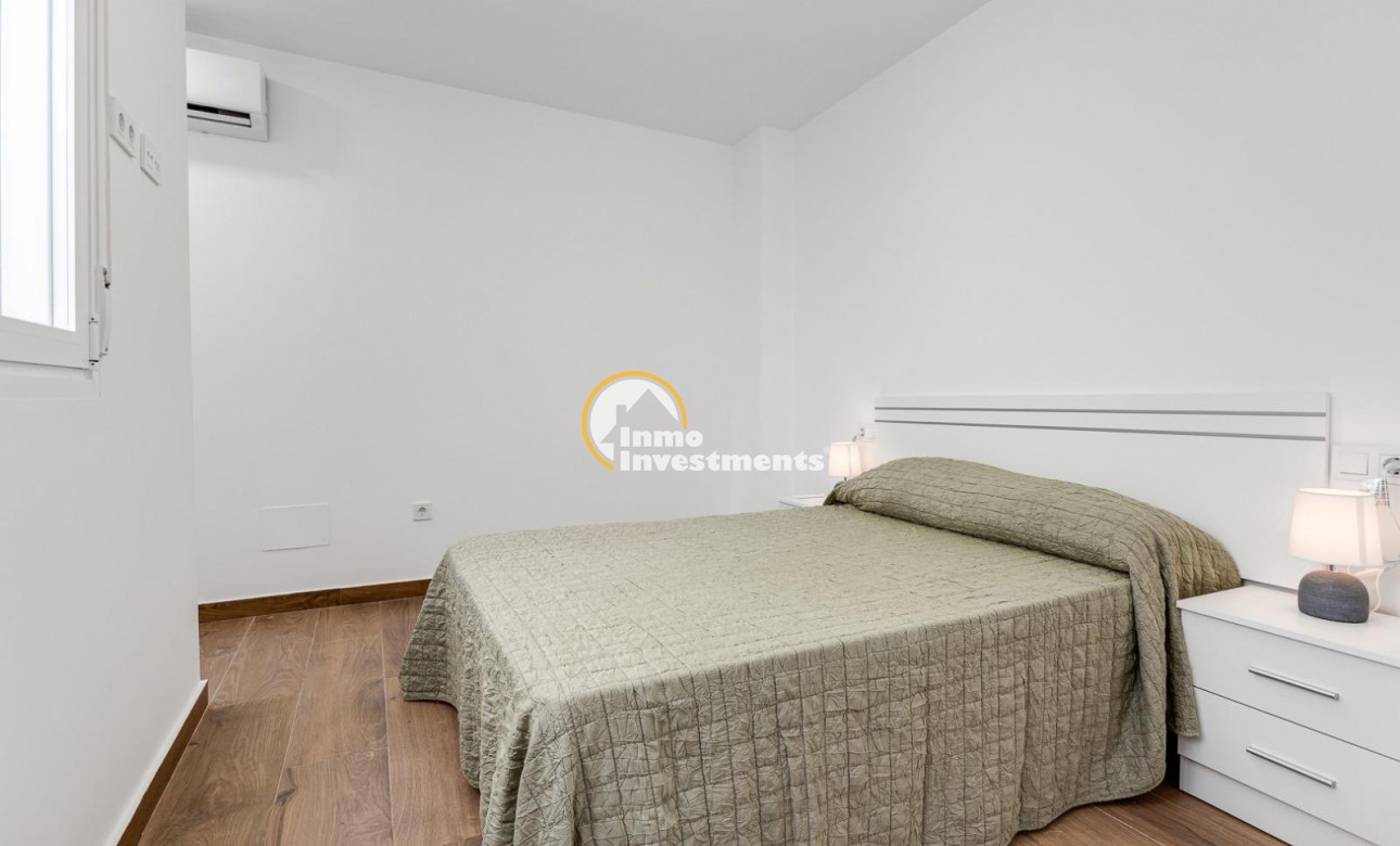 Resale - Apartment - Torrevieja - Estacion de autobuses