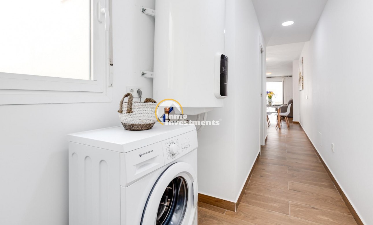 Resale - Apartment - Torrevieja - Estacion de autobuses