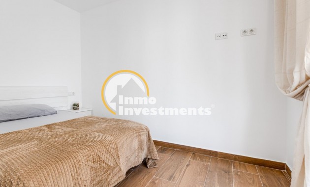 Resale - Apartment - Torrevieja - Estacion de autobuses