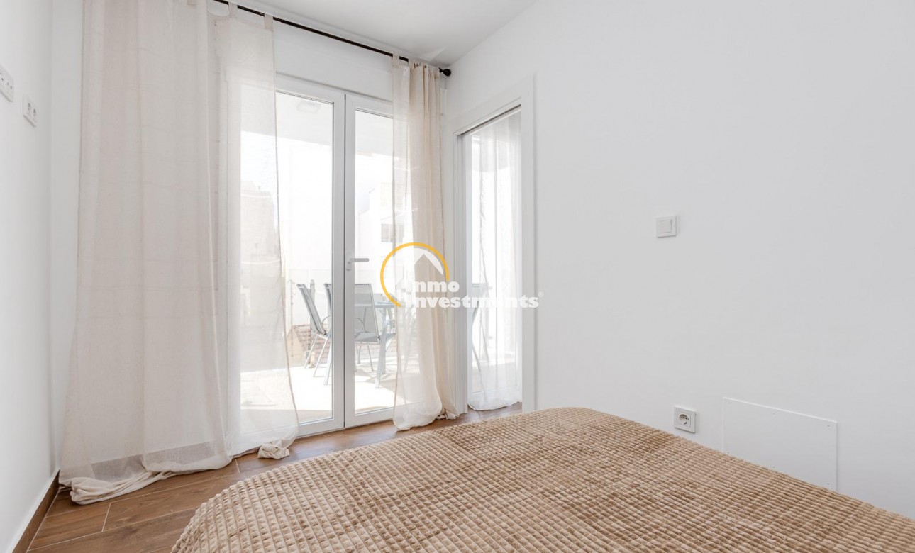 Resale - Apartment - Torrevieja - Estacion de autobuses