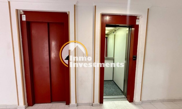 Resale - Apartment - Torrevieja - Playa del Cura