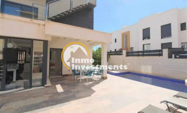 Reventa - Chalet independiente - Orihuela Costa - PAU 26