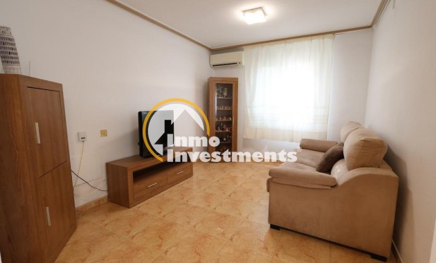 Reventa - Chalet independiente - Torrevieja - El Limonar