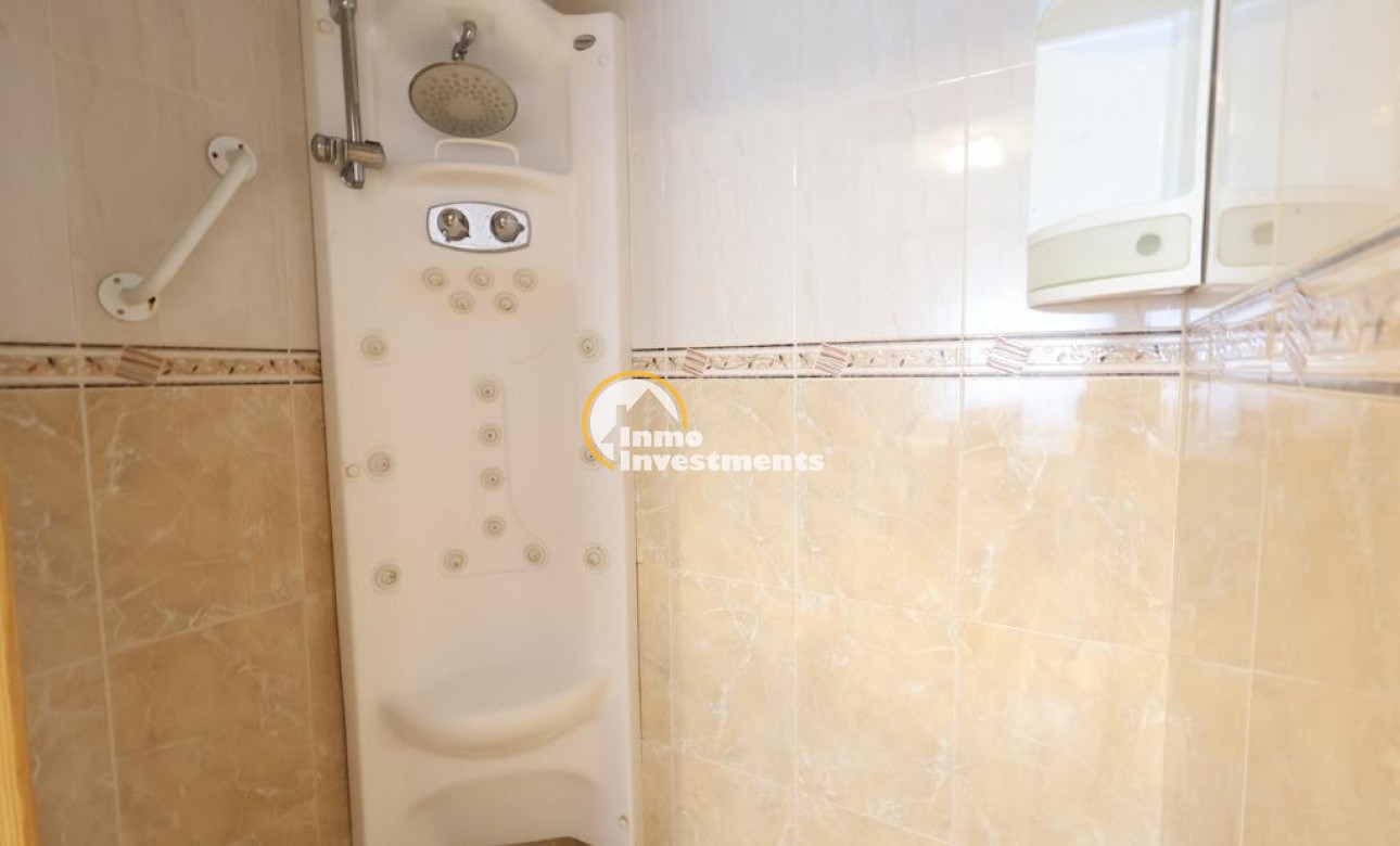 Reventa - Chalet independiente - Torrevieja - El Limonar