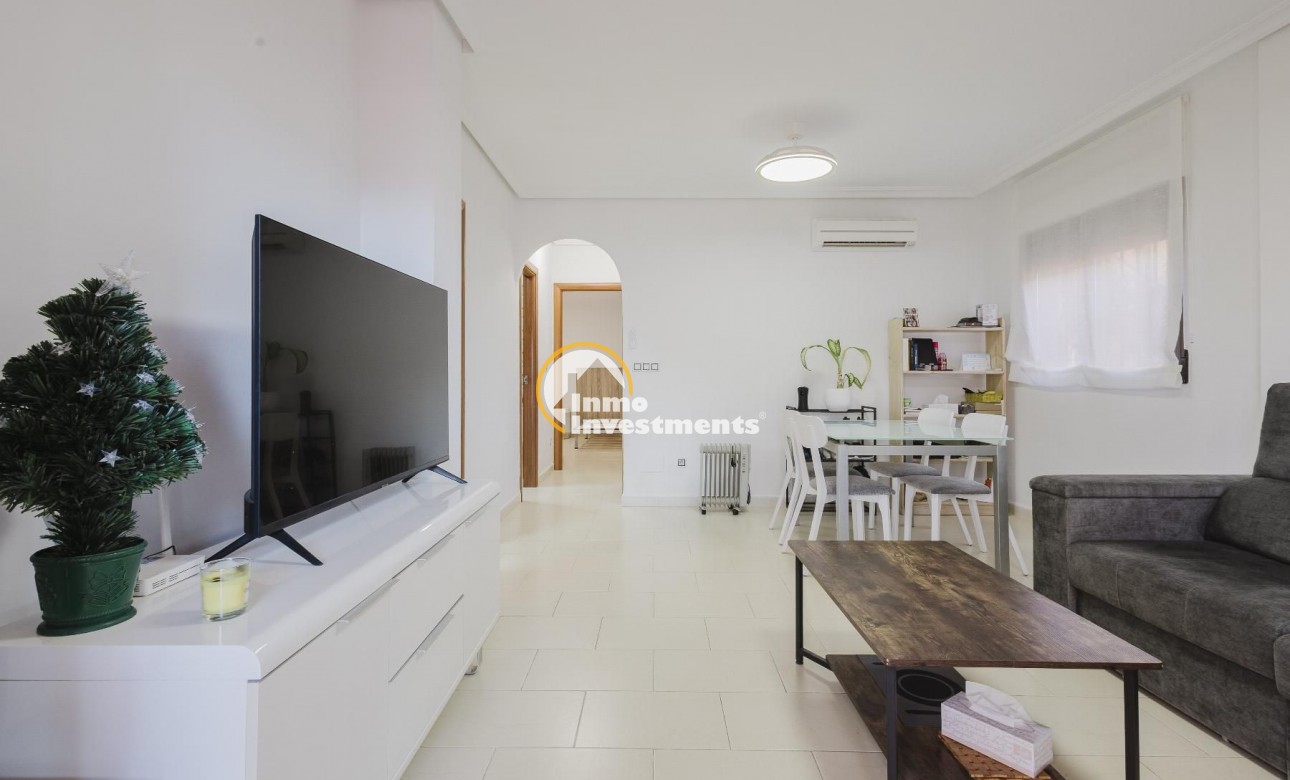 Reventa - Chalet independiente - Torrevieja - Aguas Nuevas