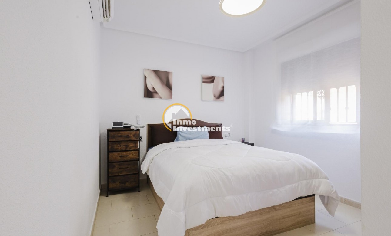 Reventa - Chalet independiente - Torrevieja - Aguas Nuevas