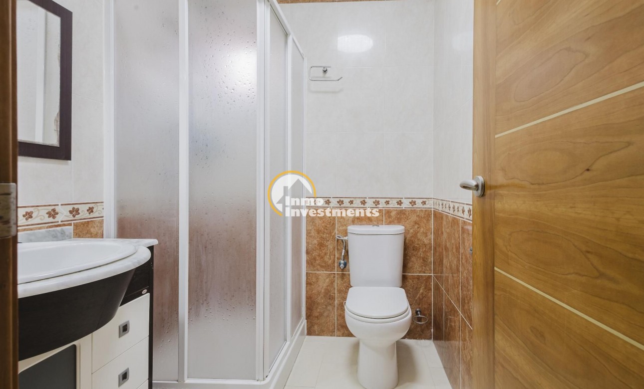 Reventa - Chalet independiente - Torrevieja - Aguas Nuevas