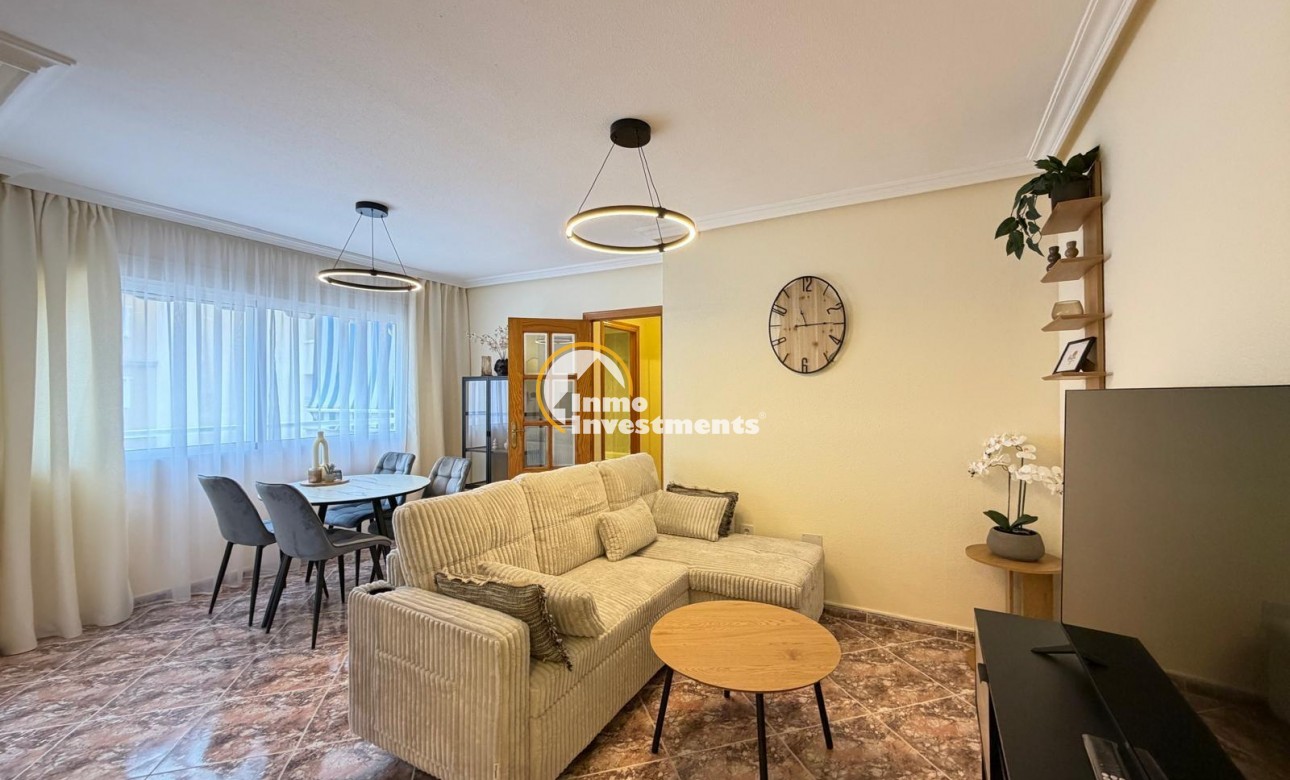 Resale - Apartment - Torrevieja - Playa de Los Locos