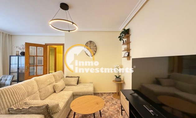 Resale - Apartment - Torrevieja - Playa de Los Locos