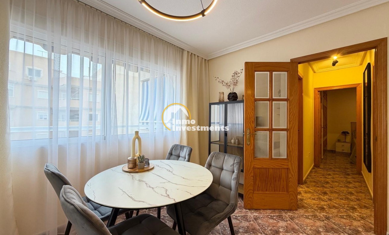 Resale - Apartment - Torrevieja - Playa de Los Locos