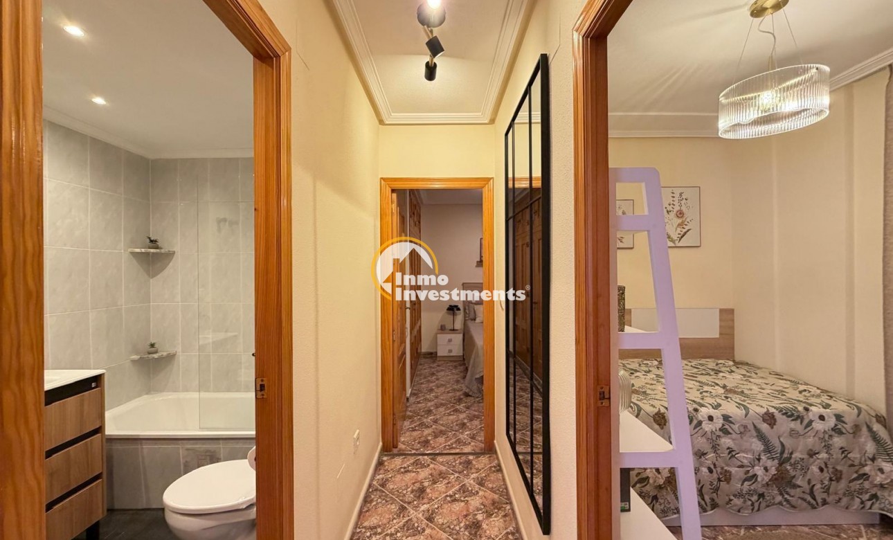 Resale - Apartment - Torrevieja - Playa de Los Locos