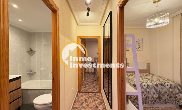 Resale - Apartment - Torrevieja - Playa de Los Locos