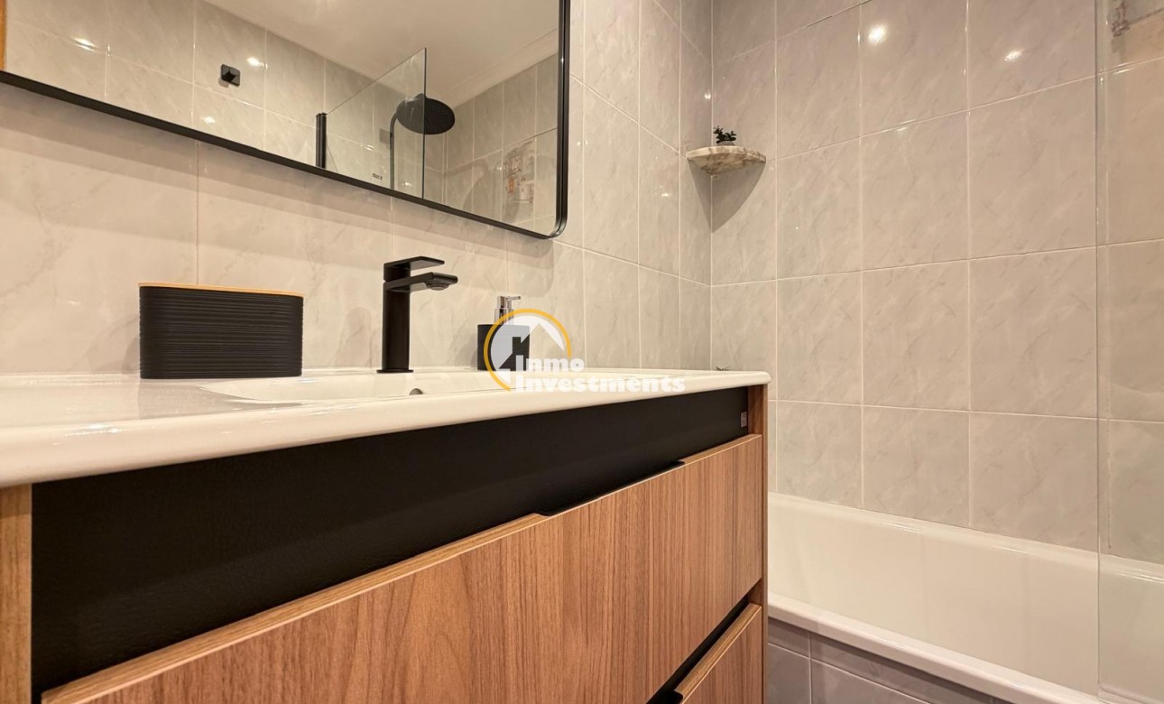 Resale - Apartment - Torrevieja - Playa de Los Locos