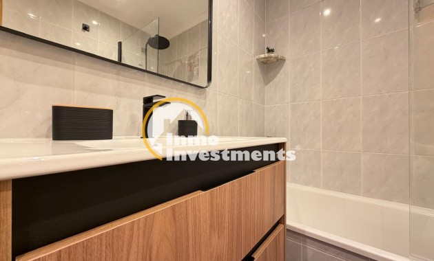 Resale - Apartment - Torrevieja - Playa de Los Locos