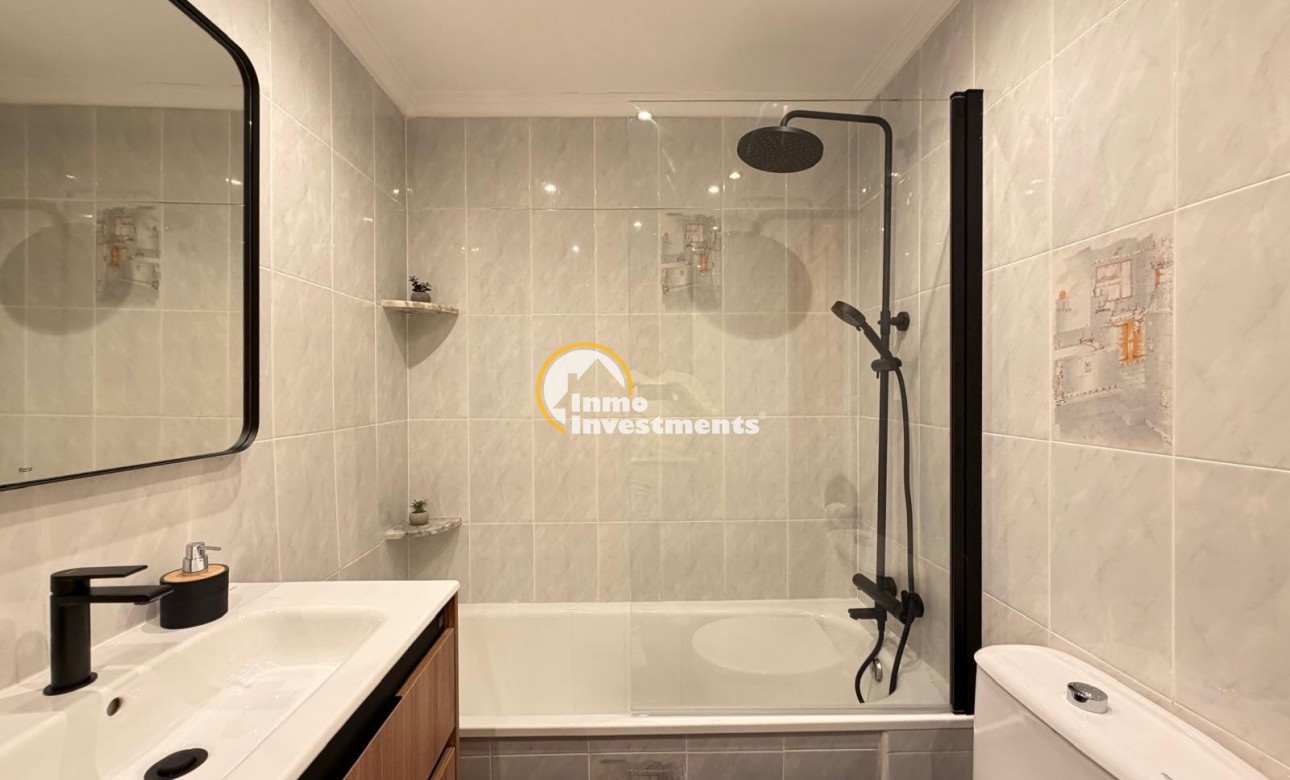 Resale - Apartment - Torrevieja - Playa de Los Locos