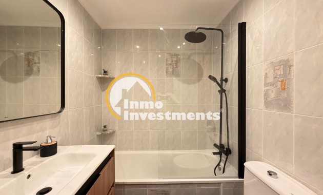 Resale - Apartment - Torrevieja - Playa de Los Locos