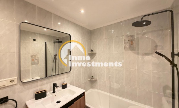 Resale - Apartment - Torrevieja - Playa de Los Locos