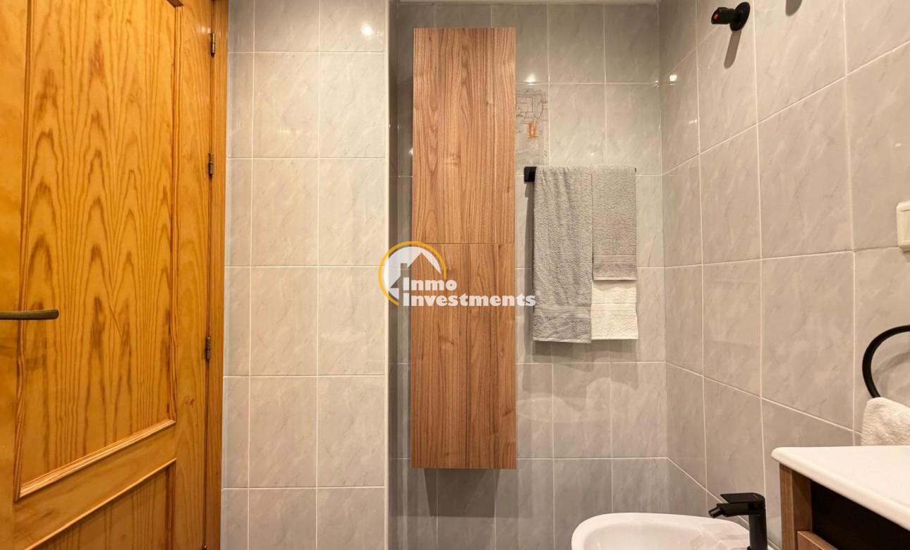 Resale - Apartment - Torrevieja - Playa de Los Locos