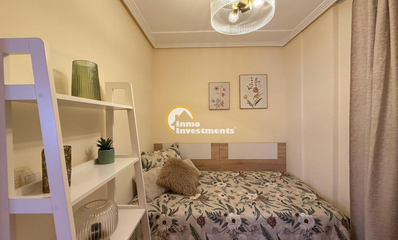 Resale - Apartment - Torrevieja - Playa de Los Locos
