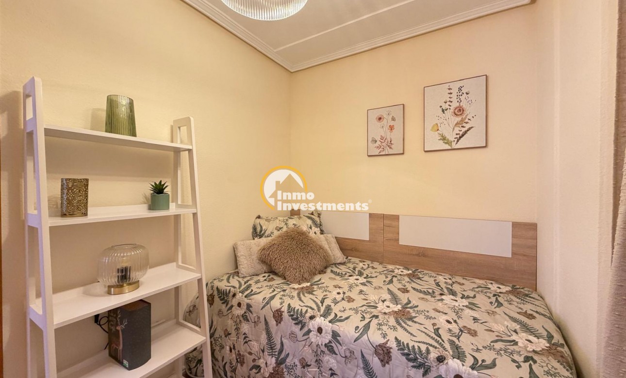 Resale - Apartment - Torrevieja - Playa de Los Locos