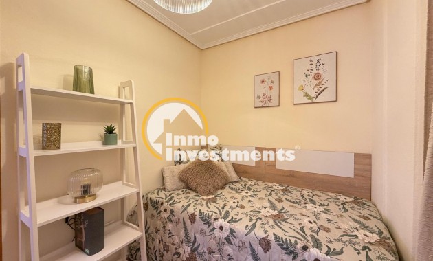 Resale - Apartment - Torrevieja - Playa de Los Locos