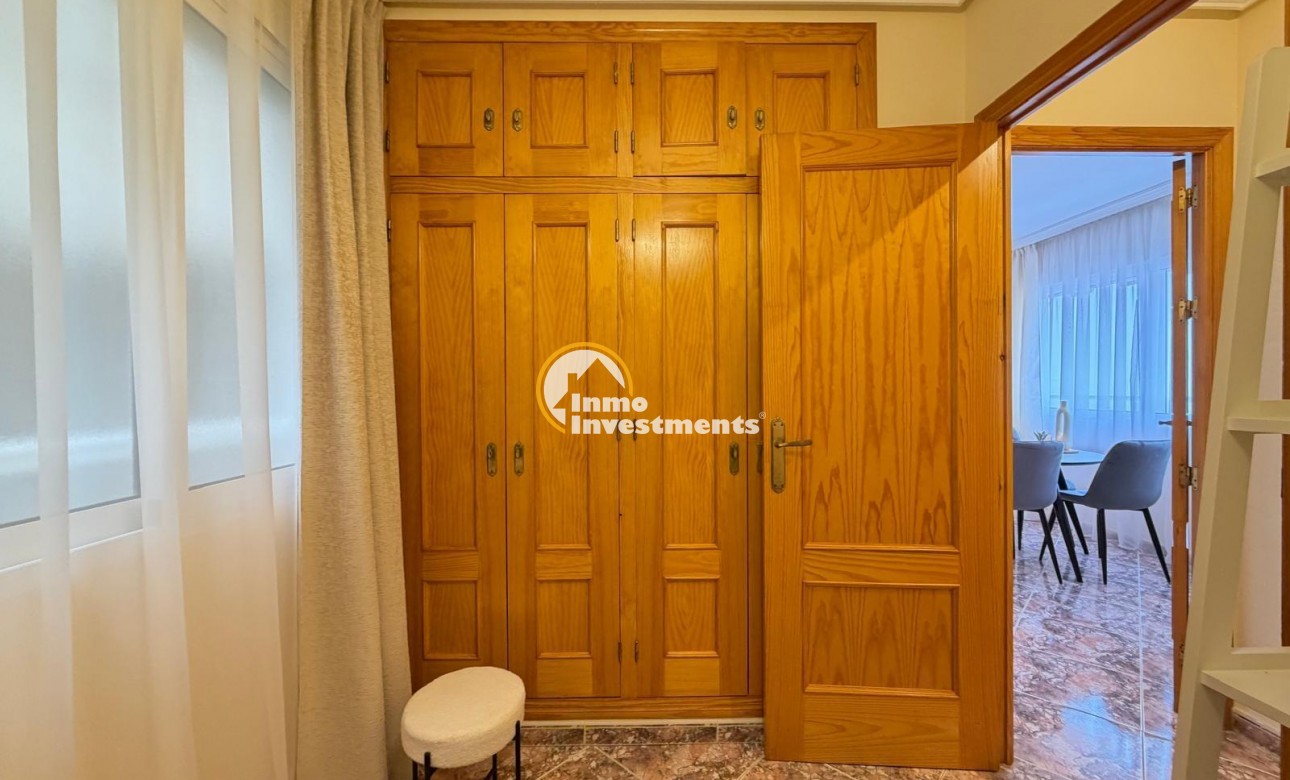 Resale - Apartment - Torrevieja - Playa de Los Locos