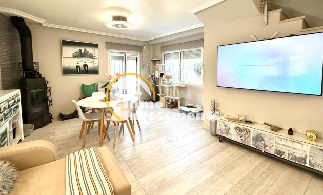 Reventa - Chalet independiente - Orihuela Costa - La Regia